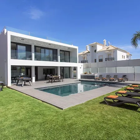 Villa Eve By *